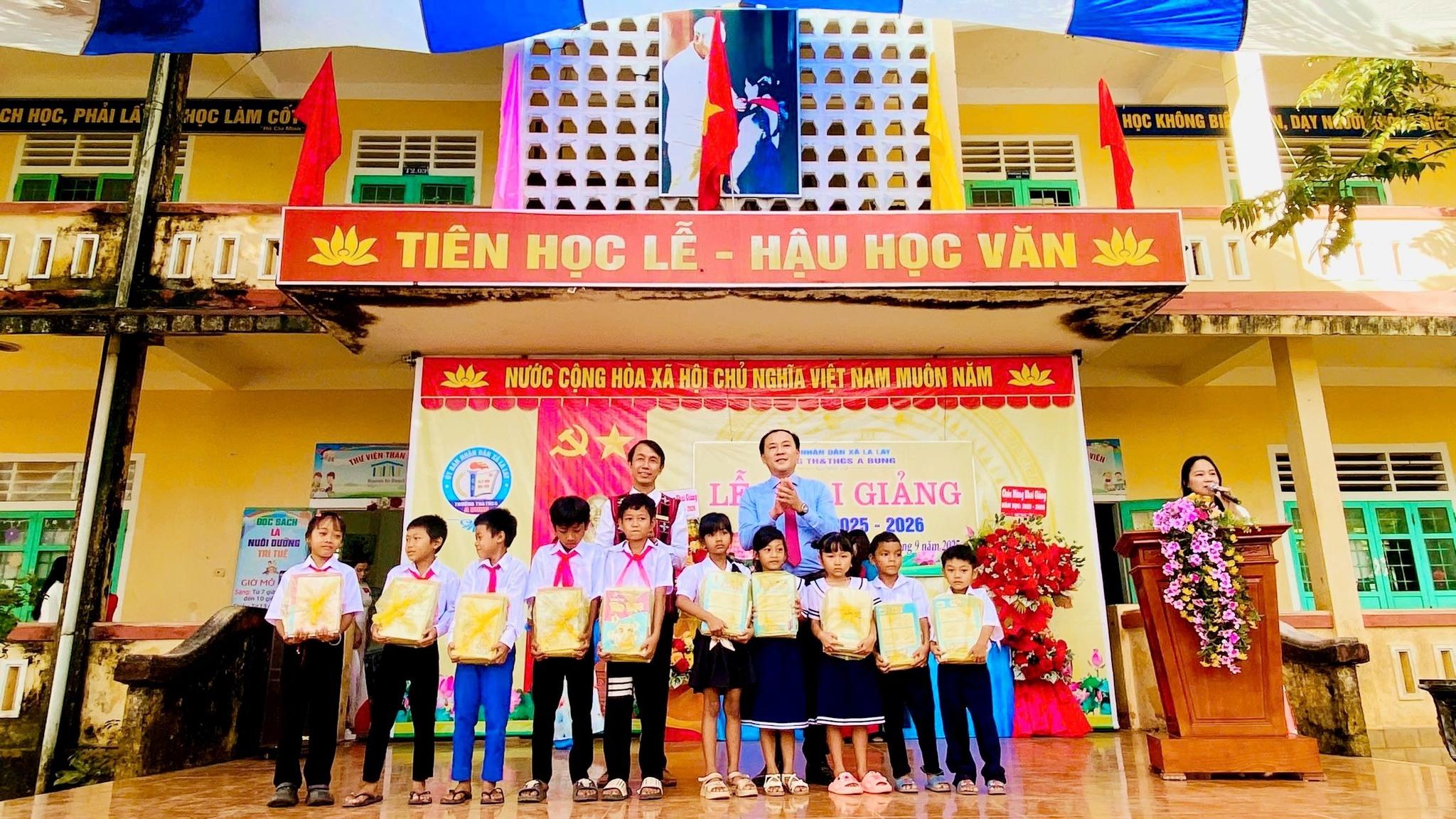 Các trường trong xã La Lay tưng bừng khai giảng năm học 2025-2026