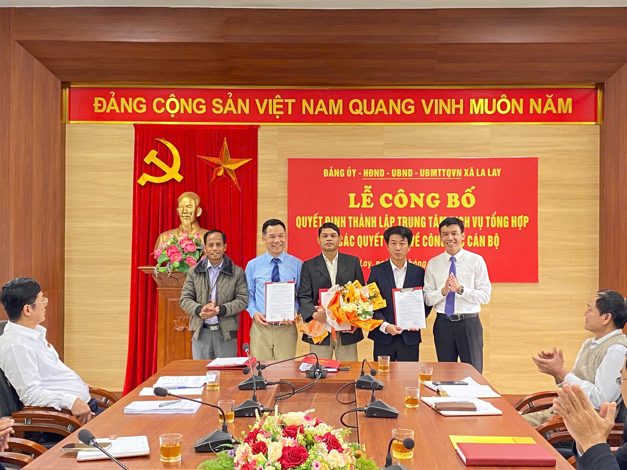 HỘI NGHỊ CÔNG BỐ, TRAO QUYẾT ĐỊNH THÀNH LẬP TRUNG TÂM DỊCH VỤ TỔNG HỢP XÃ LA LAY